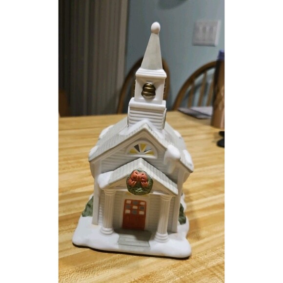 Partylite Tea Light Candle Holder Retired P0428 Christmas Church 9"Hx5"x6.5" - Picture 8 of 8